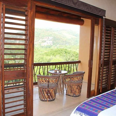 Hotel Casa Don Francisco Ixtapa  Extérieur photo